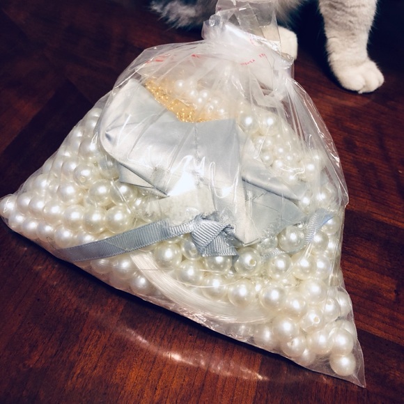 Vintage & Elegant Pearl Handbag (100%handmade) - Picture 2 of 4